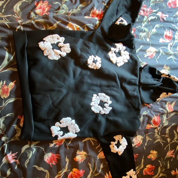 Denim tear sweater Large fits like medium - Picture 2 of 4